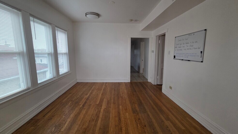 Building Photo - 2446 N Rutherford Ave