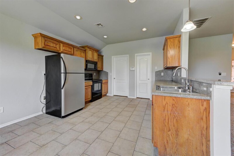 Building Photo - 4520 SE 79th St