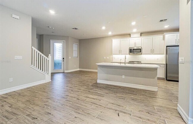 Building Photo - 4615 Almada Ln