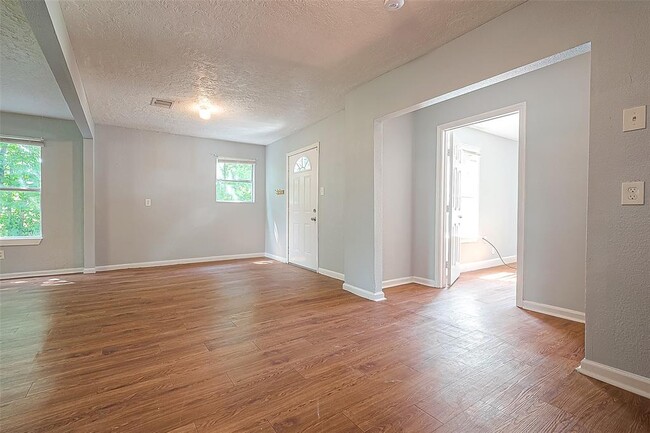 Building Photo - 4810 Carmen St