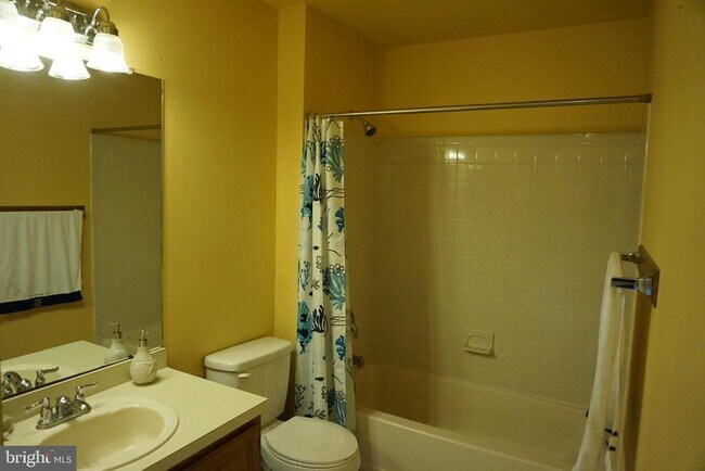 Building Photo - 8612 Tamarron Dr