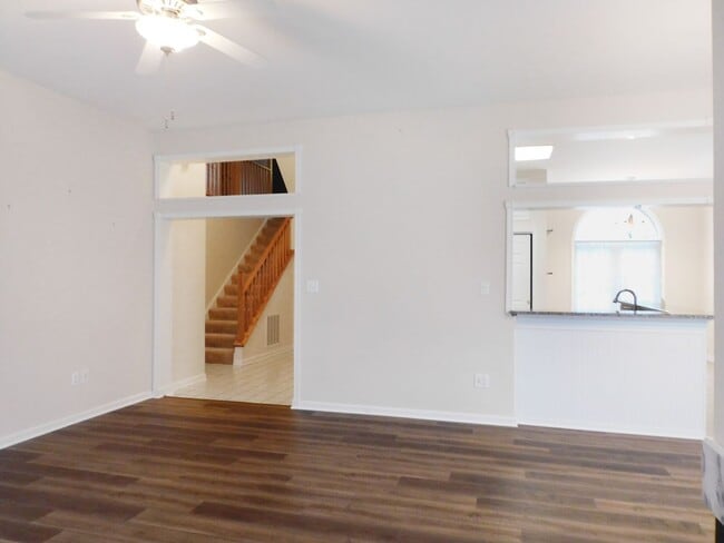 Building Photo - 48145 Mayflower Dr