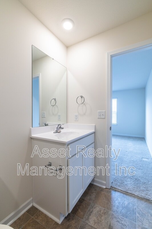 Building Photo - 4714 Willow Bluff Cir