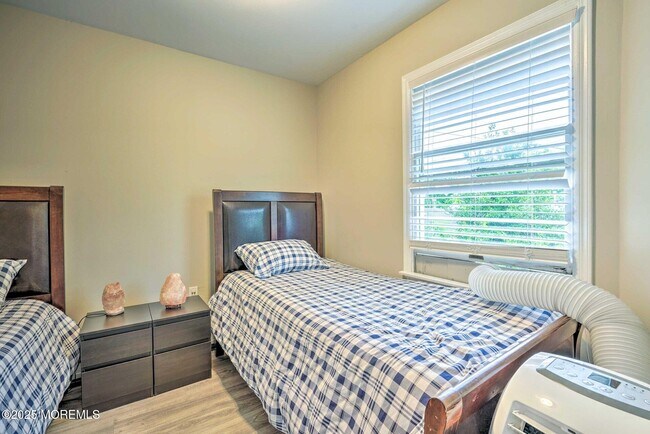 Building Photo - 18 Waterview Pl