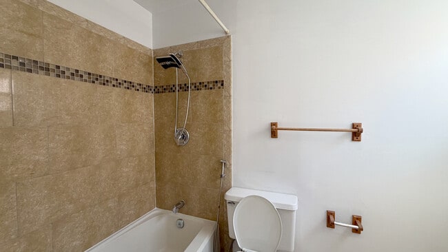 Building Photo - 5523 Westbrook Dr