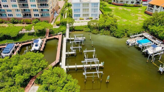 Building Photo - 1575 Pinellas Bayway S