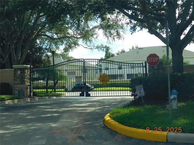 Building Photo - 6100 Stevenson Dr