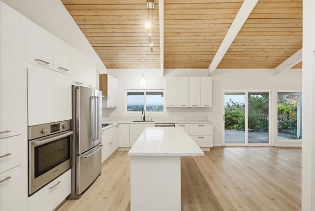 Building Photo - 5605 Soledad Mountain Rd