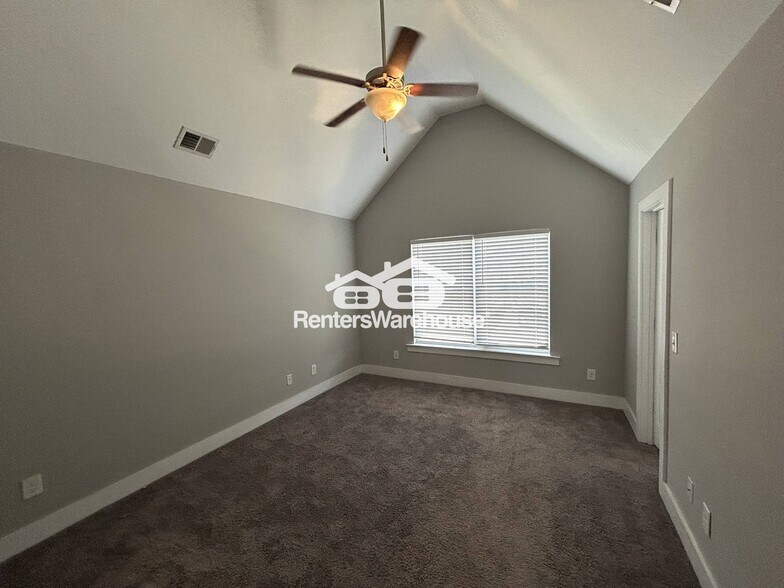 Building Photo - 581 Polo Way