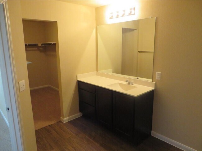 Building Photo - 245 Voss