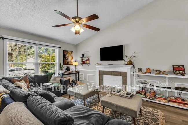 Building Photo - 7317 Leghorn St