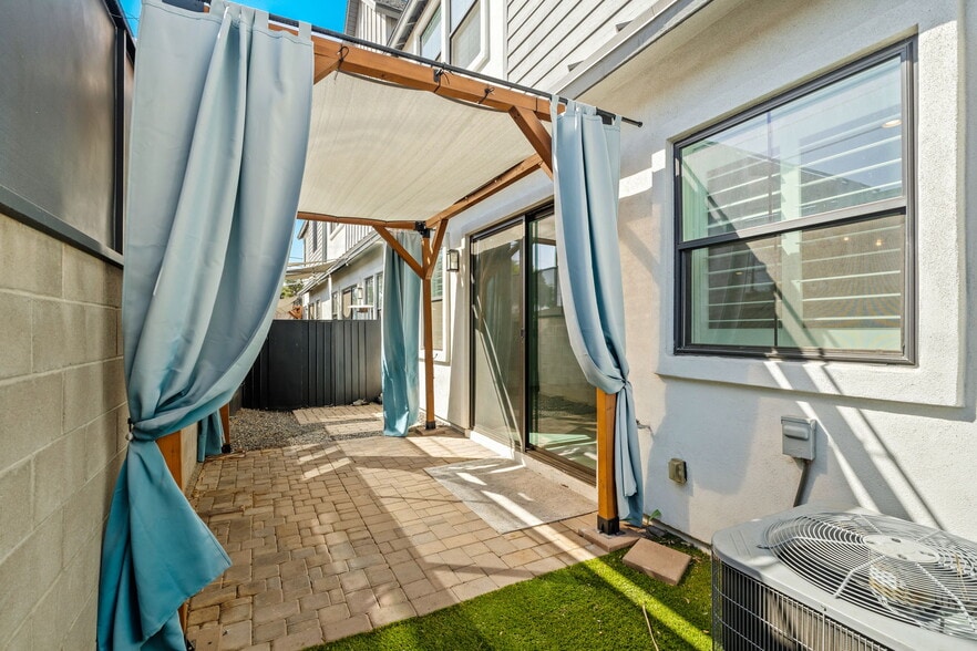 Patio with pergola - 3200 N 39th St