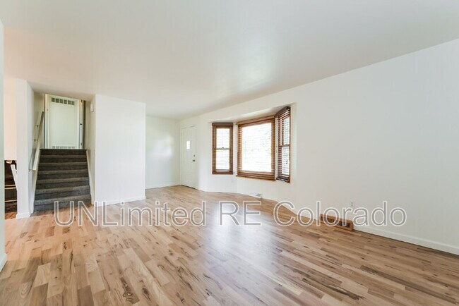 Building Photo - 7413 S Albion St