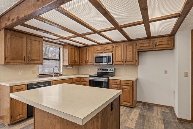 Building Photo - 630 S 276th E Ave