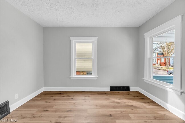 Building Photo - 2209 Hood Ave