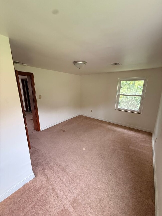 Building Photo - 4955 Bull Creek Rd