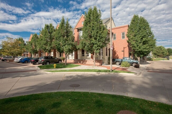 Building Photo - Beautiful Loft Condo in Old Town Fort Collins