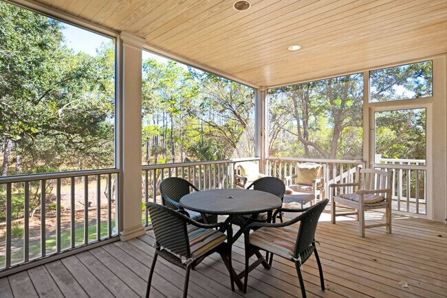 Building Photo - 190 Whiting Ln