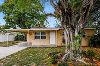 Building Photo - 1311 NE 33rd St