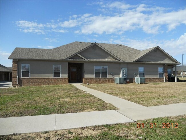 Primary Photo - 104 Garden Gate Dr