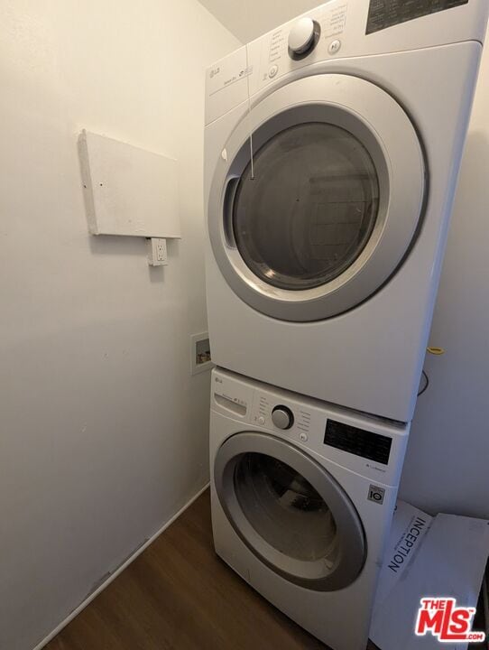 Building Photo - 640 N Poinsettia Pl