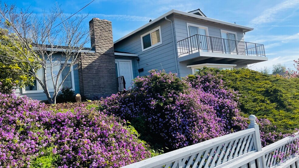 Building Photo - 520 Escalona Dr