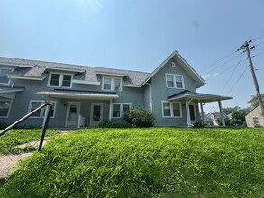 Building Photo - For Rent – Pet-Friendly 2 Bed, 1 Bath Town...