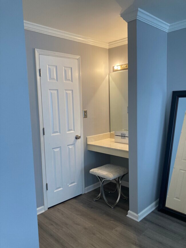 Main bedroom vanity area - 2901 Lenox Rd NE
