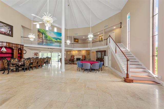 Building Photo - 5826 Pleasant Valley Rd