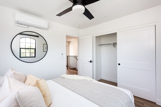 Building Photo - 2610-2612 Juan Street