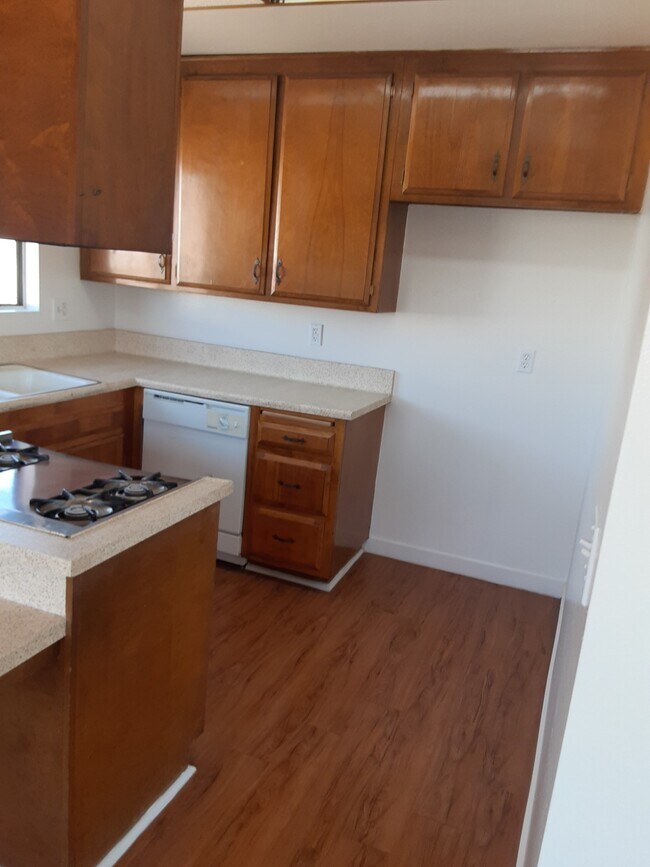 Building Photo - 112 S Delano St