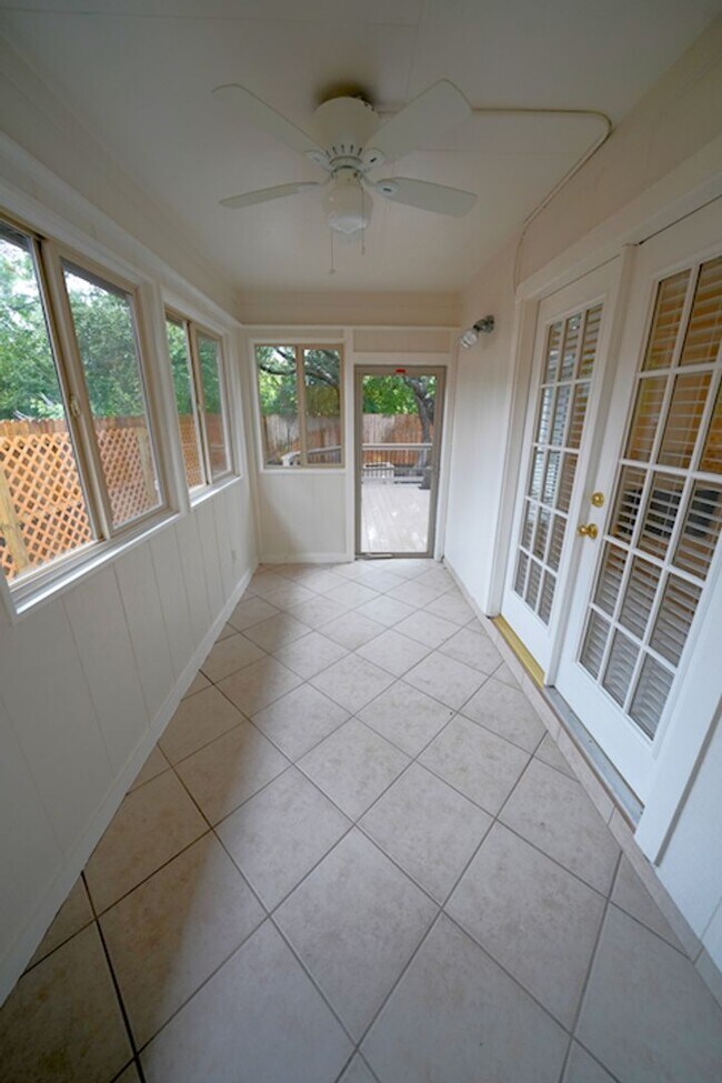 Building Photo - Beautiful Home in the desirable Shavano Ga...
