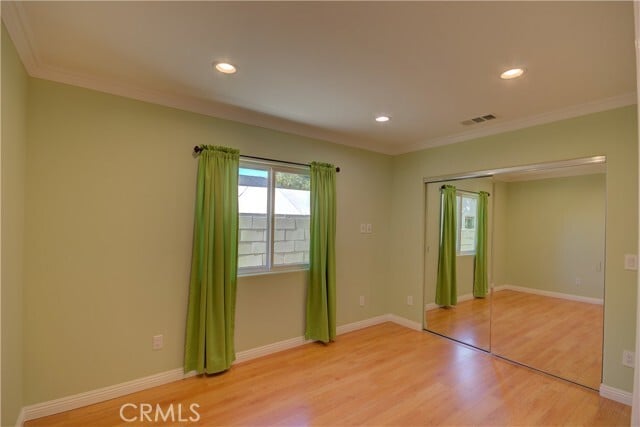 Building Photo - 1367 E Windsor Rd