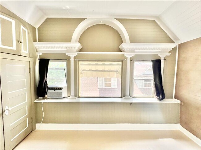 IMG_4214 - 1458 N Gaylord St