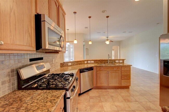 Building Photo - 1185 Dromin Ln