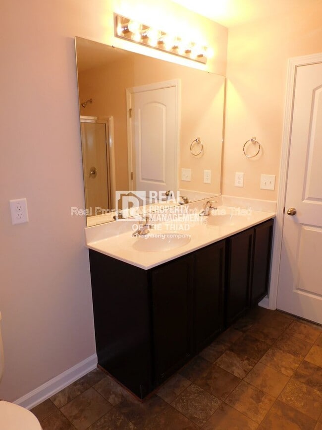 Building Photo - 10 Loblolly Ct