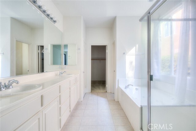 Building Photo - 3879 Bella Villagio Ave