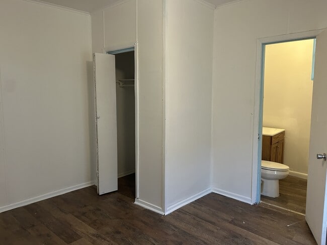 Building Photo - 1303 Bell St