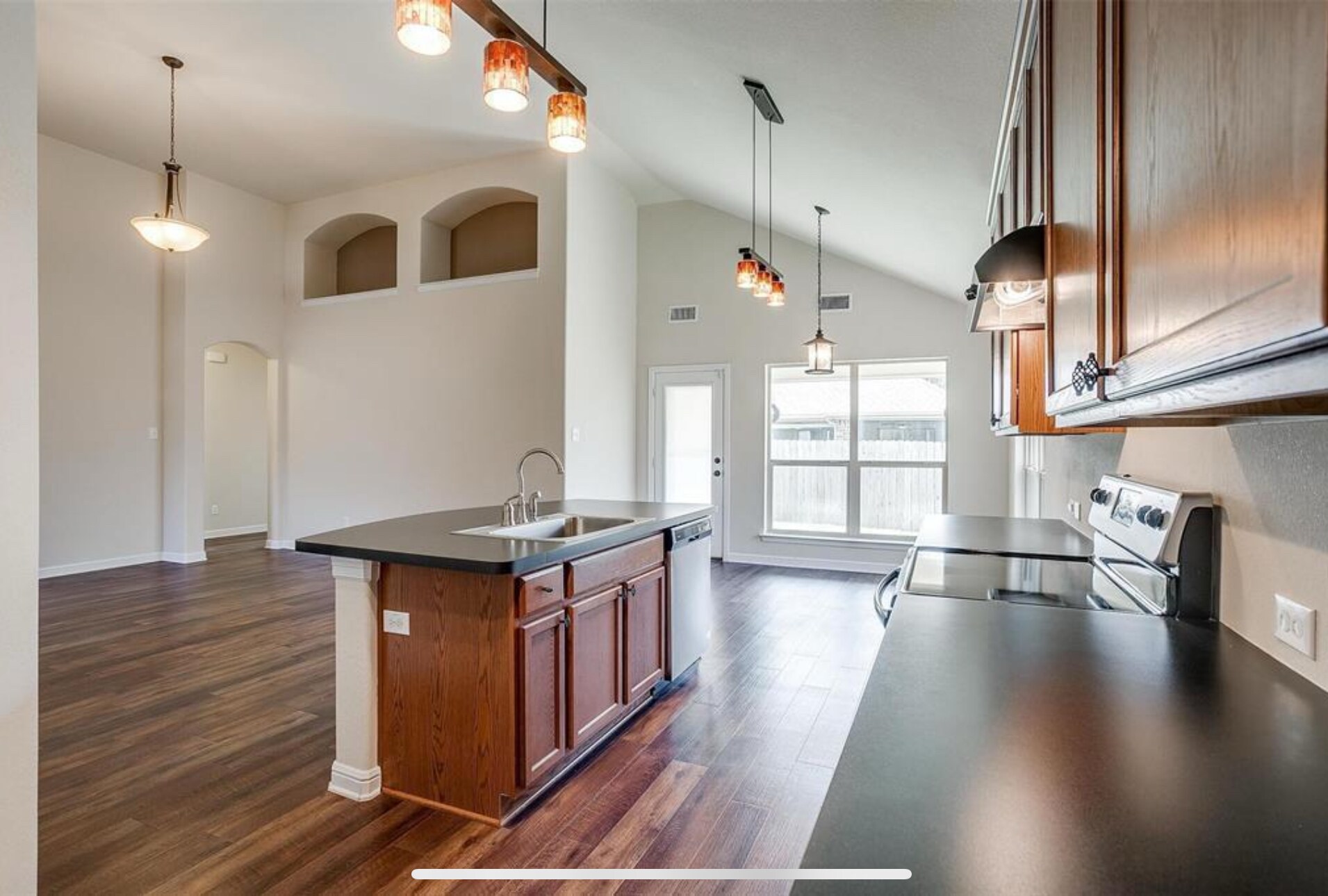 Building Photo - 429 Foxcraft Dr