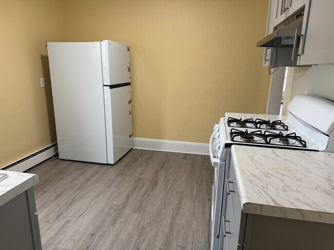 Building Photo - 799 Montello St