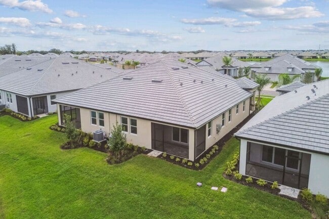 Building Photo - Lakewood Ranch Brand New Villa 2 bedroom with flex space (Office/ 3rd Bedroom)