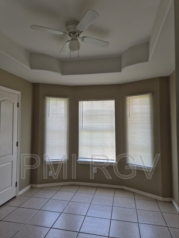 Building Photo - 8314 N Val Verde Rd