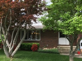 Building Photo - 5 Graffin Dr