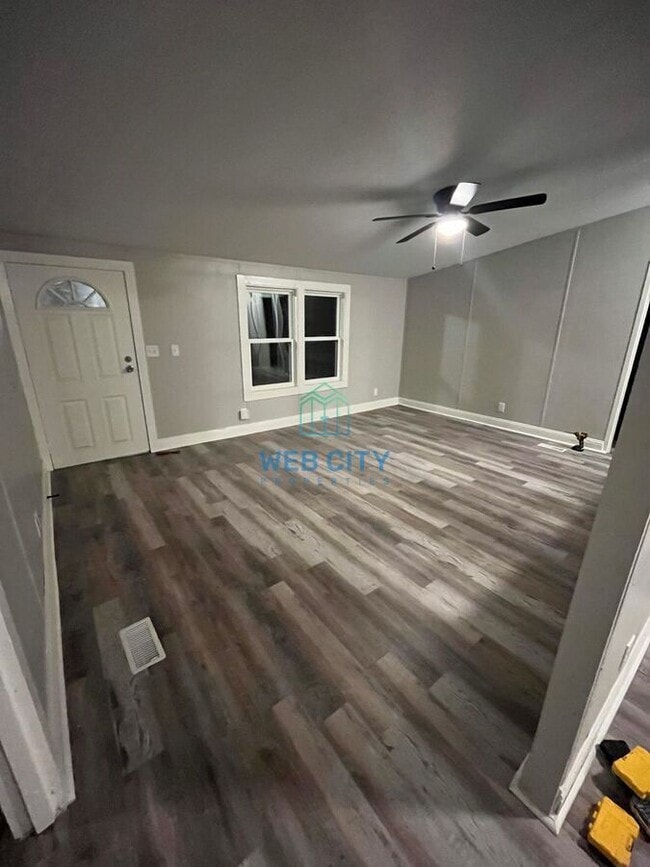 Building Photo - 15395 Flud Rd