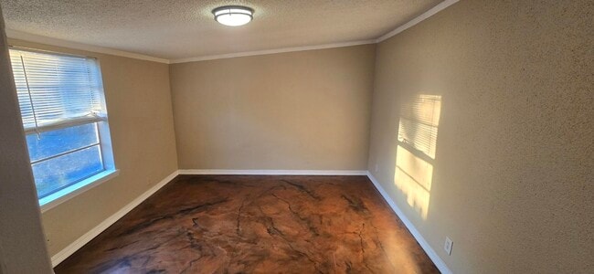 Building Photo - 9407 Antoine Dr