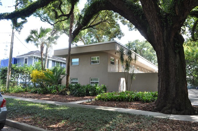 Building Siding and Roof - Osceola Flats