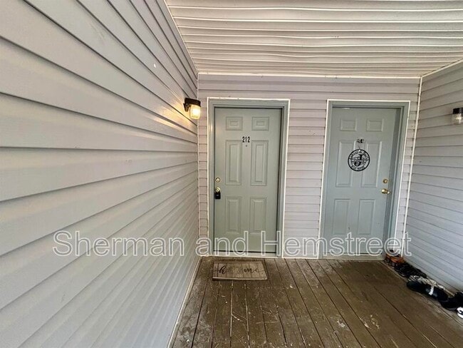 Building Photo - 212 Commons Dr