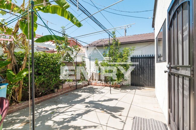 Building Photo - 4743 Levelside Ave