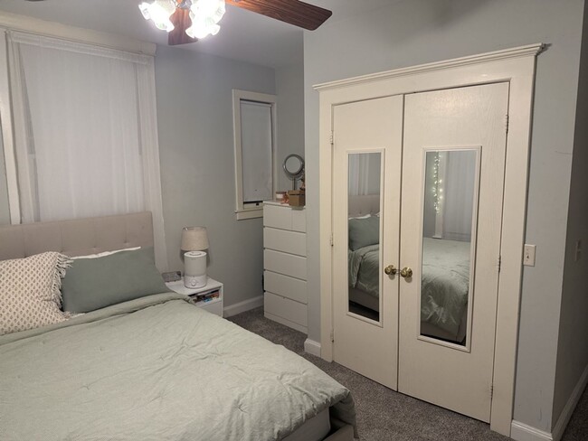 Building Photo - 2204 Grand Ave S