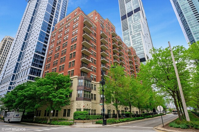 Primary Photo - 1250 S Indiana Ave